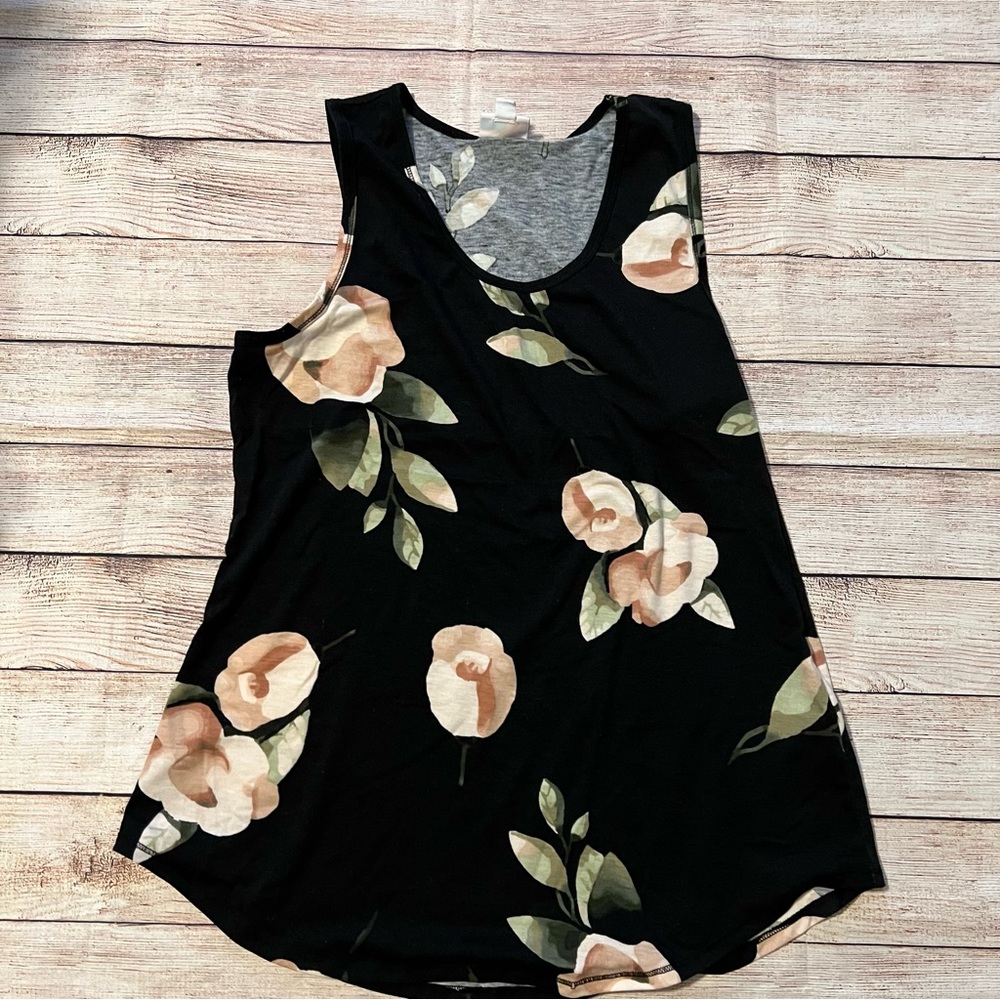 ❤️ 4 for $15 sale/ Lularoe tank